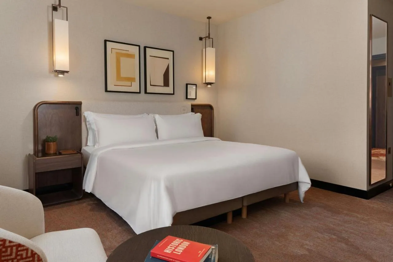 Deluxe King Room
